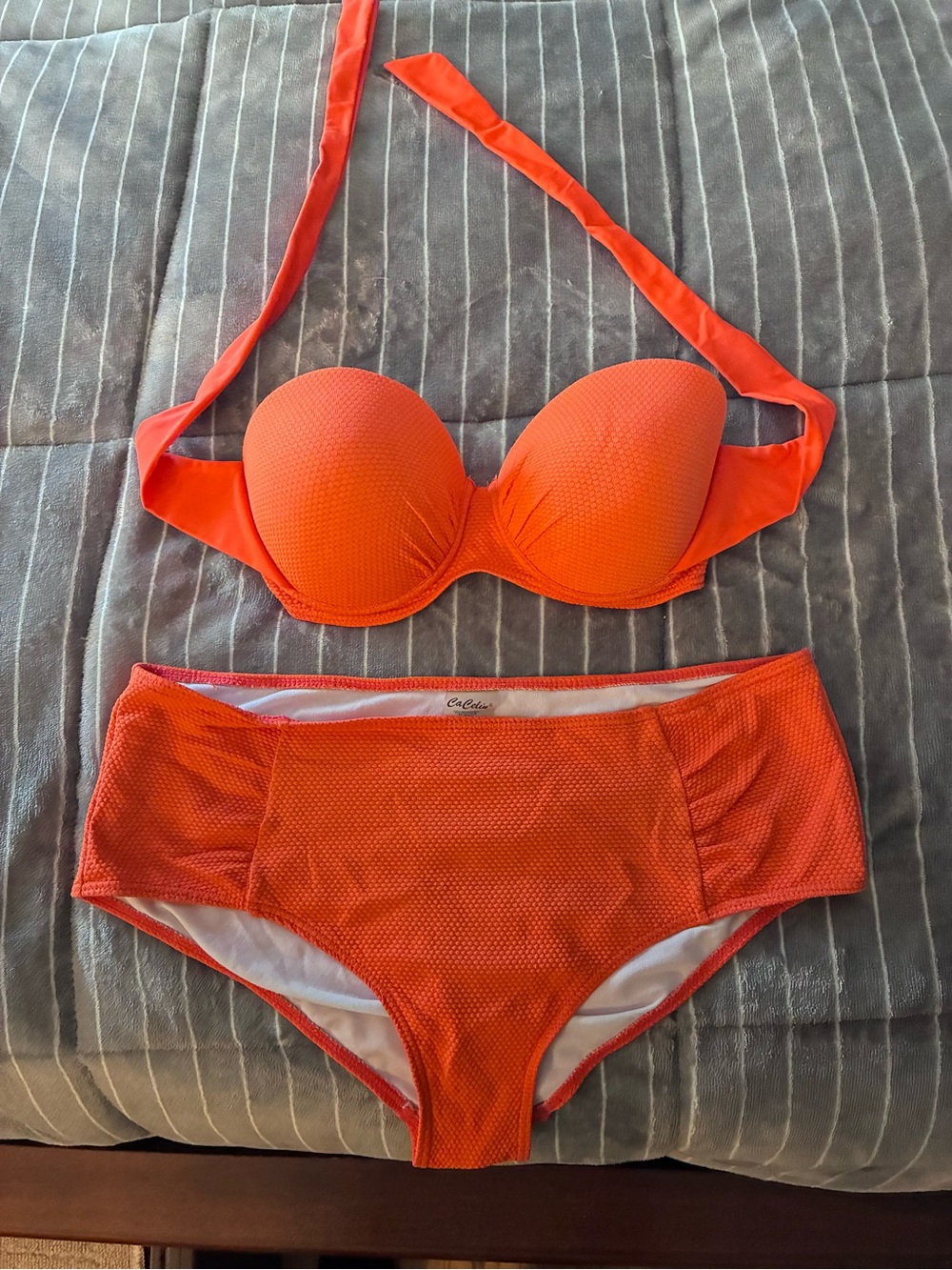 Orange Women's Two-Piece Halter Bikini - Push-Up Top & High-Waist Bottoms 
Sz M